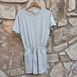 Gilli Gray Ribbed Romper Women size medium